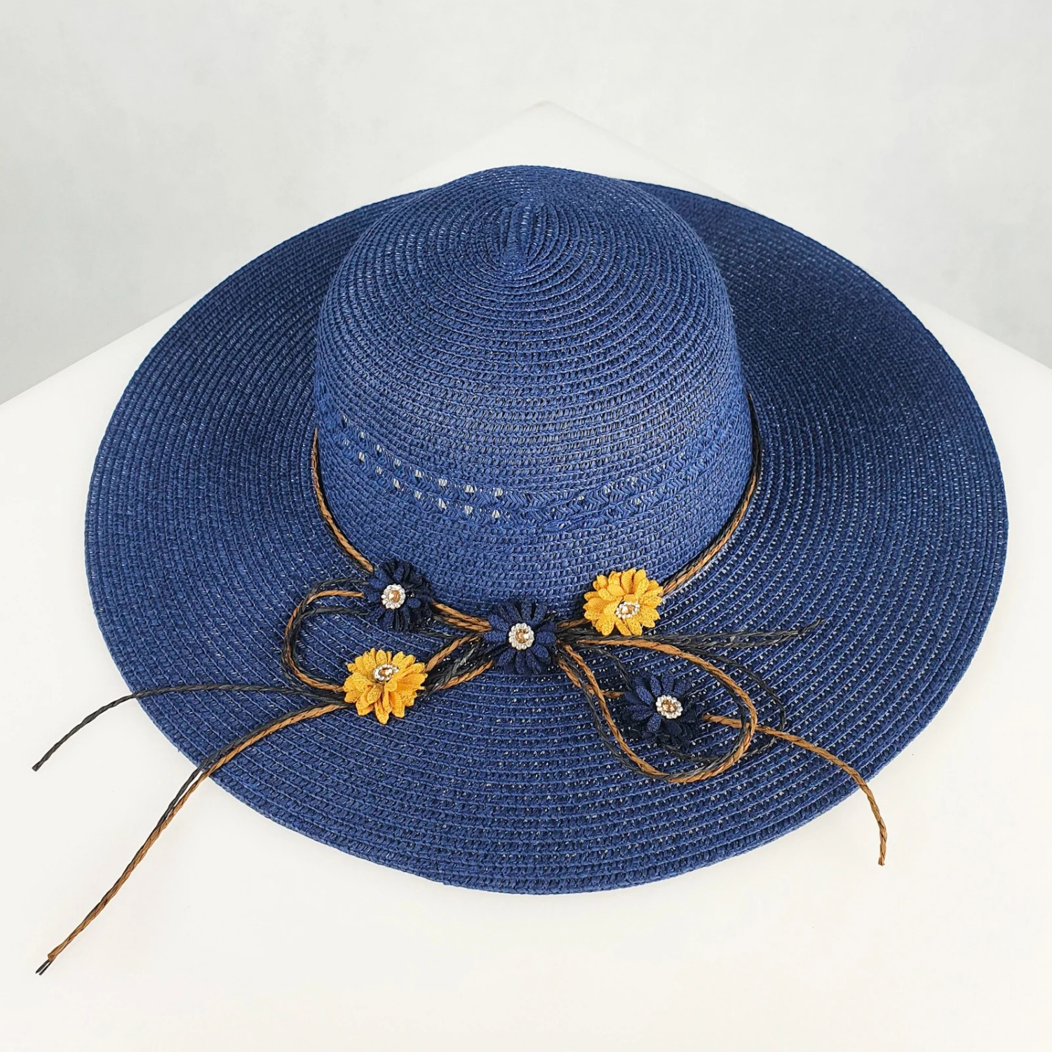 lily kapelusz damski slomkowy niebieski dodatki plazowe okrycie glowy polski producent lavel 2023 przod.jpg
