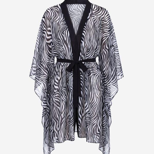 Kimono S44 plażowe kimono w zwierzęcy wzór kimono plażowe narzutka na strój kąpielowy narzuta na kostium kąpielowy narzutki plażowe szlafrok plażowy w zebrę wzór zebry modne 2026 (1) Kimono S44 plażowe kimono w zwierzęcy wzór kimono plażowe narzutka na strój kąpielowy narzuta na kostium kąpielowy narzutki plażowe szlafrok plażowy w zebrę wzór zebry modne 2026 (1)